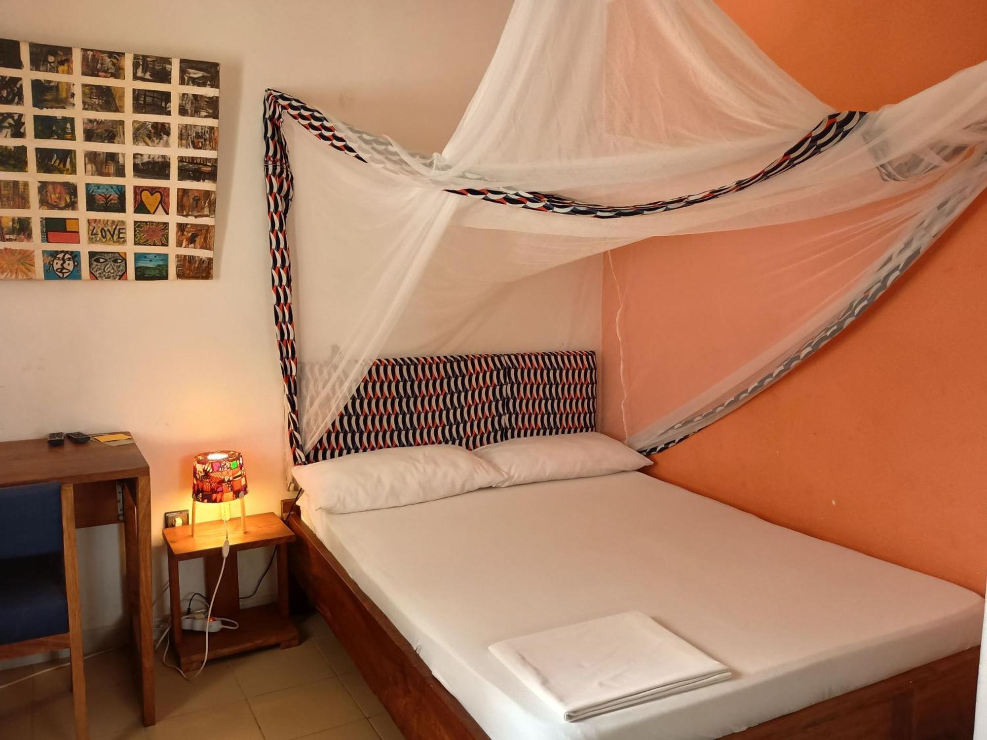 Karls Guesthouse Cotonou Exterior foto