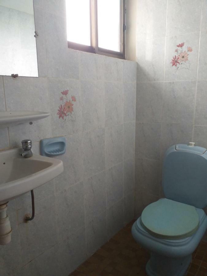 Karls Guesthouse Cotonou Exterior foto